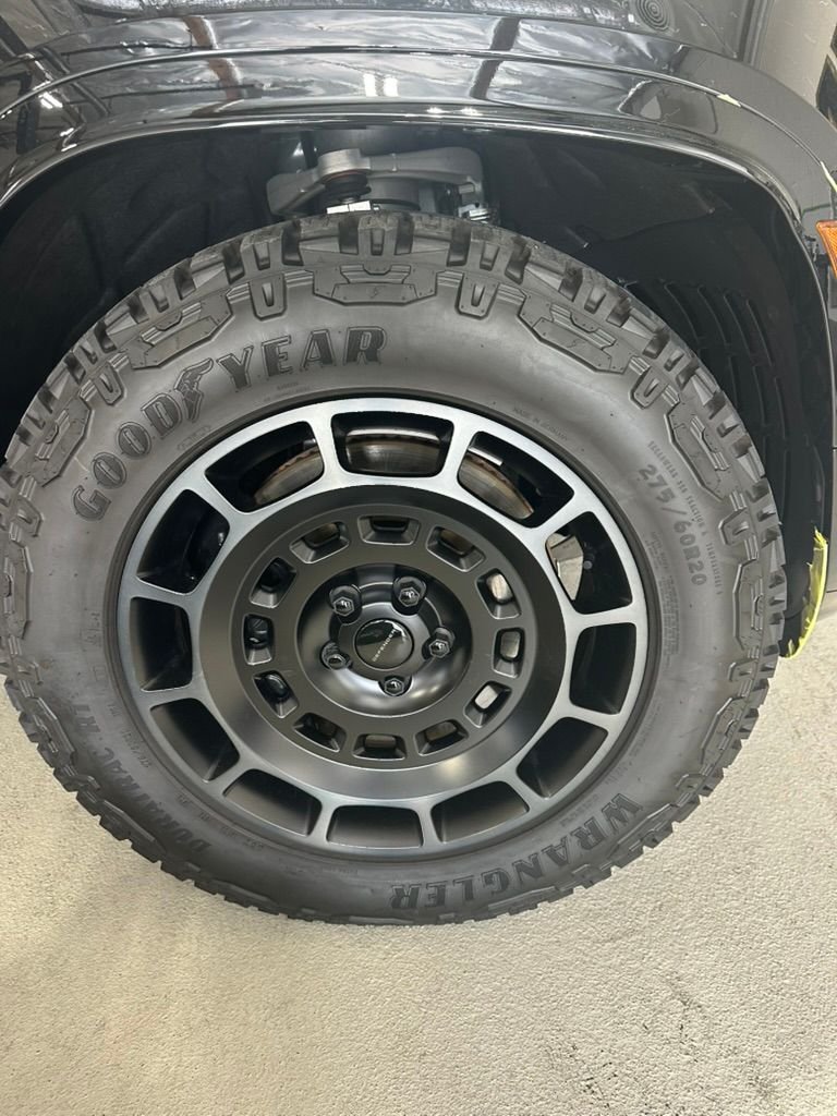 Wheels and Tires/Axles - 2026 Defender OCTA OEM 20" 5 wheel and tire takeoff set. - New - 2026 Land Rover Defender 110 - San Diego, CA 92037, United States