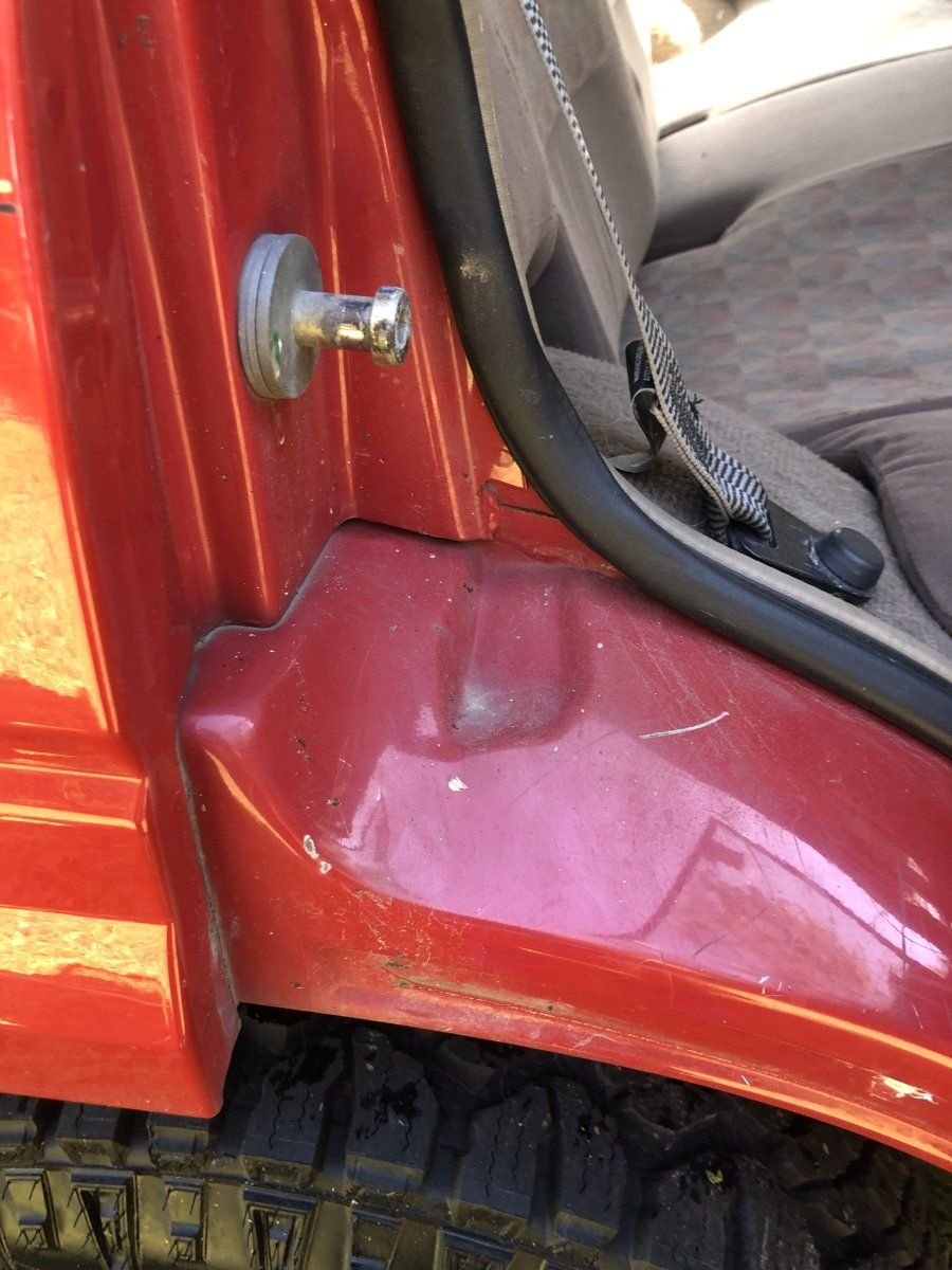 1995 Land Rover Discovery - 1995 d1 sd - Used - VIN SALJN1245SA145729 - 114,000 Miles - 8 cyl - AWD - Automatic - SUV - Red - Magnolia, TX 77354, United States