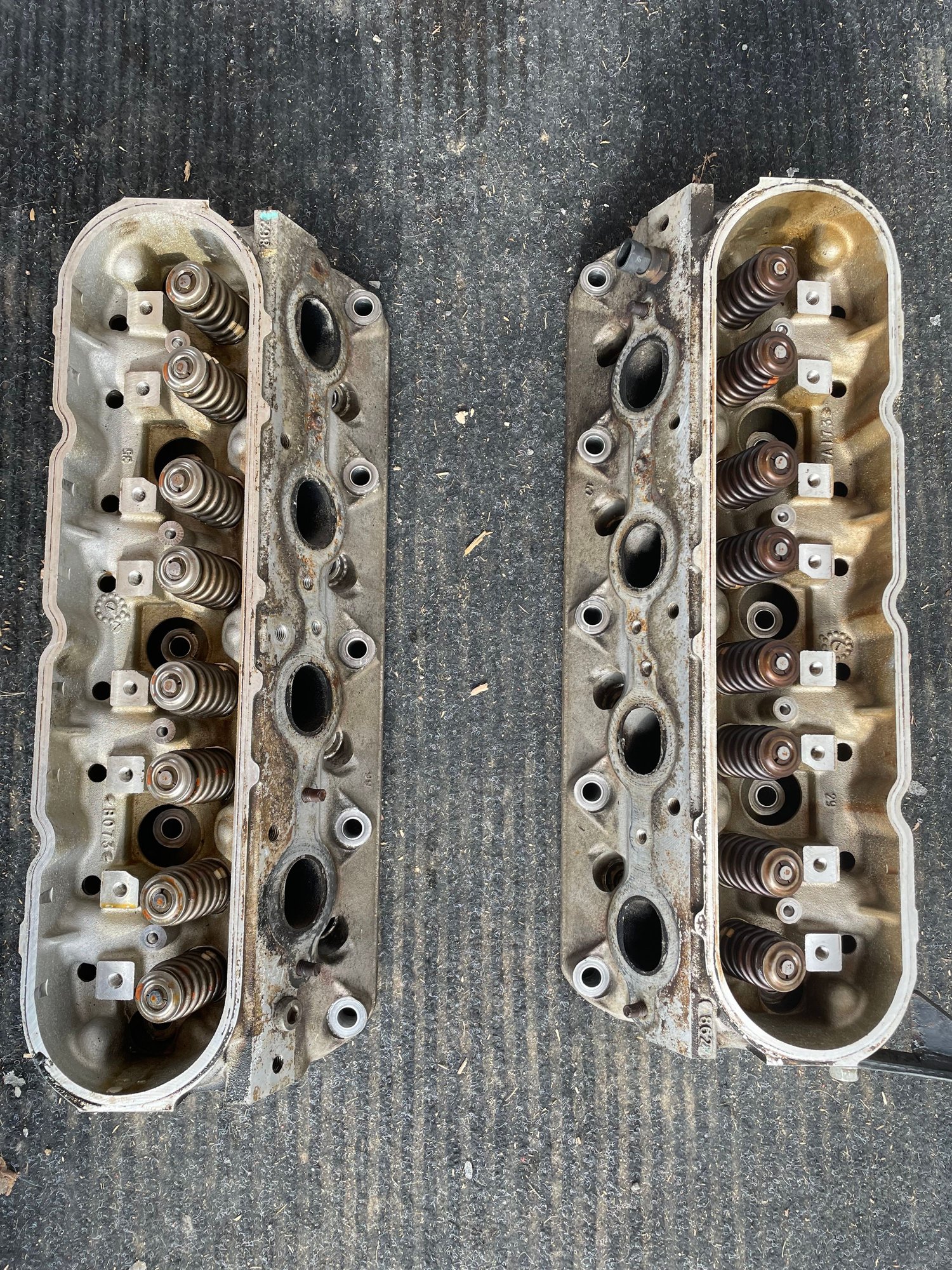 Engine - Intake/Fuel - 862 cylinder heads, LQ4 pistons - Used - 1999 to 2006 Chevrolet 1500 - Kingston, ON 777777, Canada