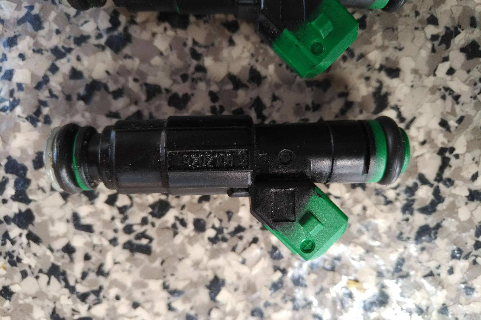  - SVO 42lb 440cc Green injectors LS1/LS6 tall style. - Vancouver, BC V5A2W7, Canada