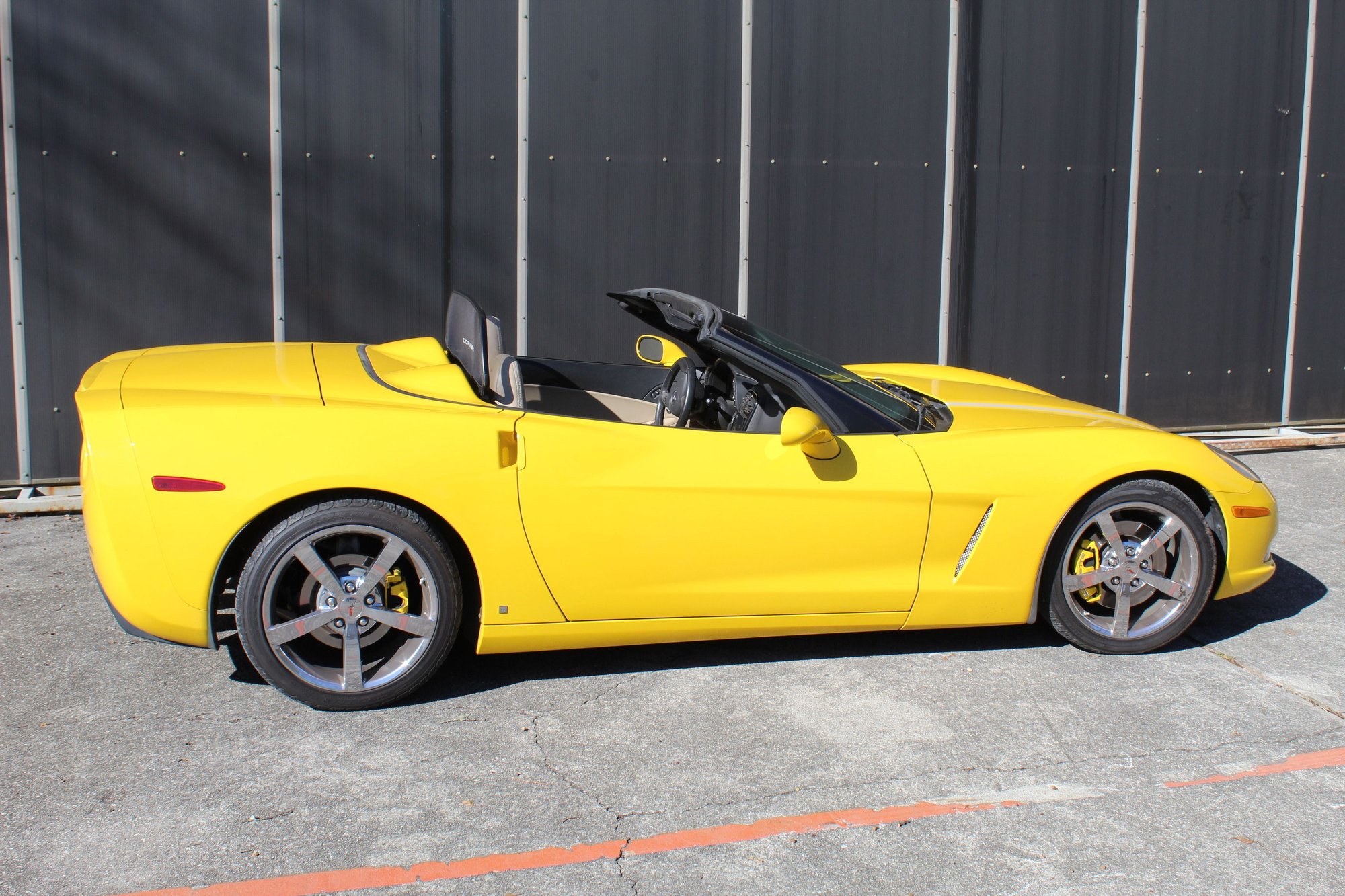 2008 Chevrolet Corvette - 2008 Corvette Convertible LT3 for Sale - Used - VIN 1G1YY36W385132427 - 43,600 Miles - 8 cyl - 2WD - Automatic - Convertible - Yellow - Marietta, GA 30062, United States