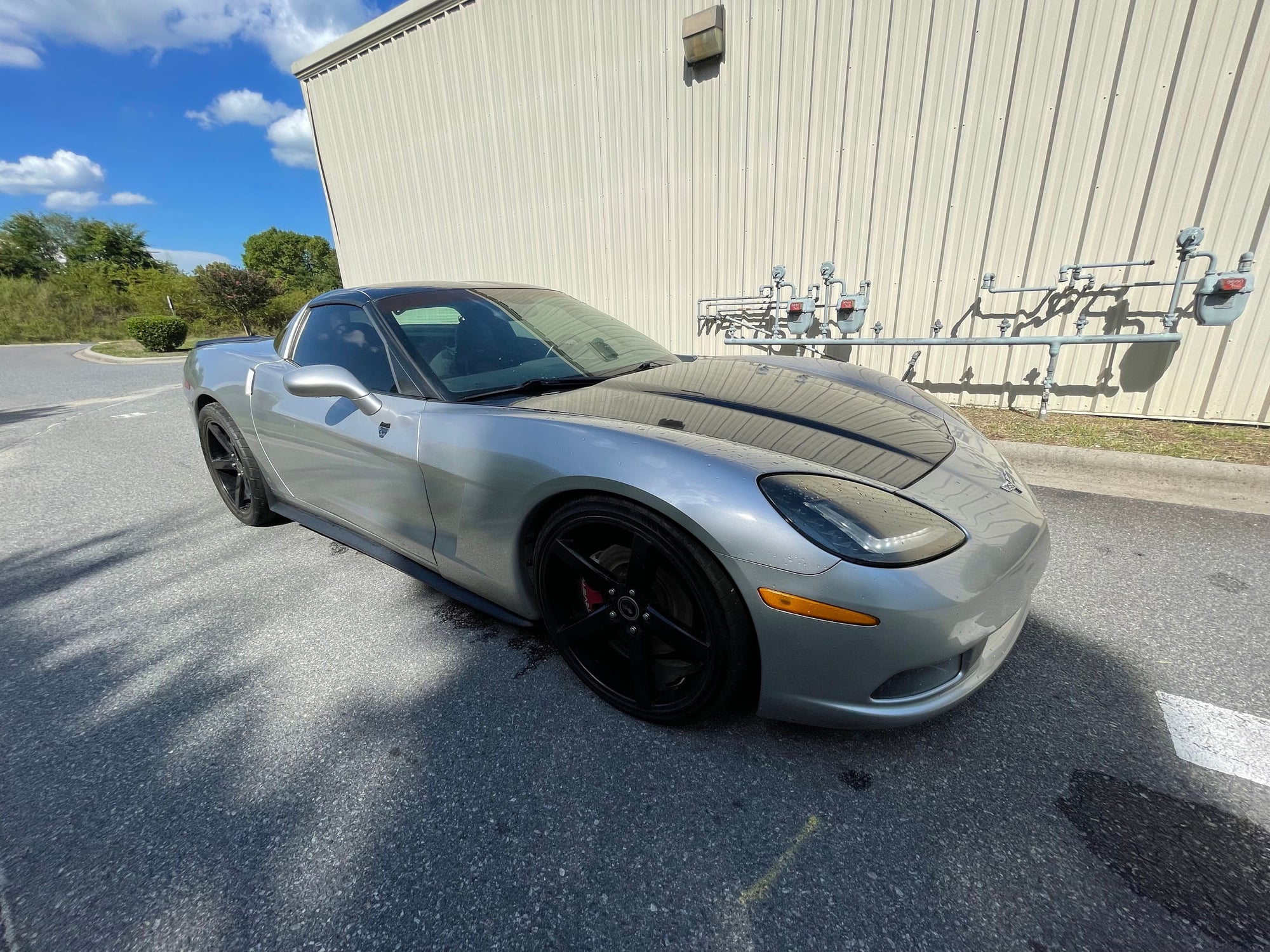 2006 Chevrolet Corvette - 2006 Chevrolet Corvette, needs work - Used - VIN 1G1YY26U065115493 - 124,993 Miles - 8 cyl - 2WD - Automatic - Coupe - Silver - Concord, NC 28027, United States