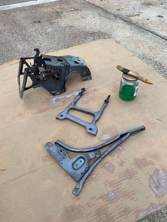 Ospho treating the clutch bracket and other parts.