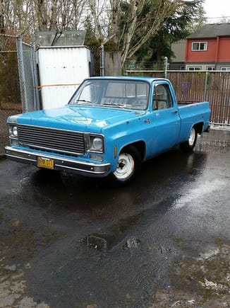 this '77 gmc is what I came home with. it got it dirt cheap because the floors and rockers were totally gone.
