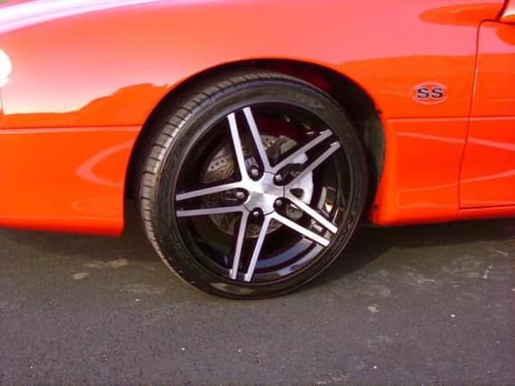 C6 Z06 18x9.5 with Goodyear Eagle F1 A/S 275x35x18
