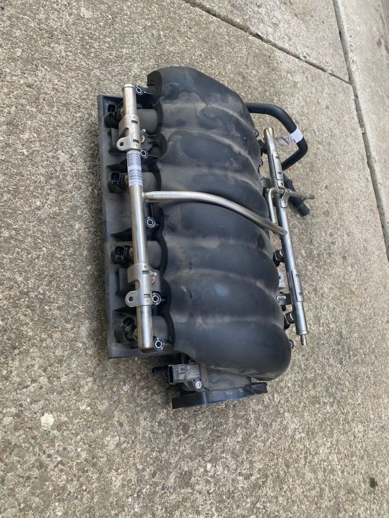 Engine - Intake/Fuel - 2016 Chevy SS LS3 Intake - Used - 2008 to 2016 Any Make All Models - Lockport, NY 14094, United States