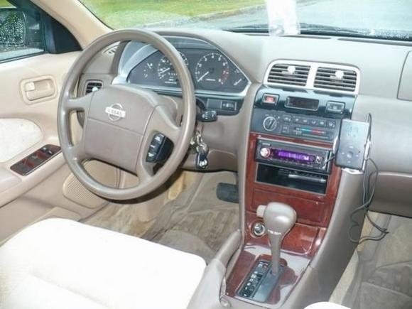 Ooo look at those Band-Aid colored door panels lol