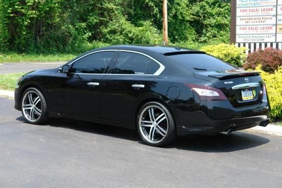 275/30 Vossen 20"