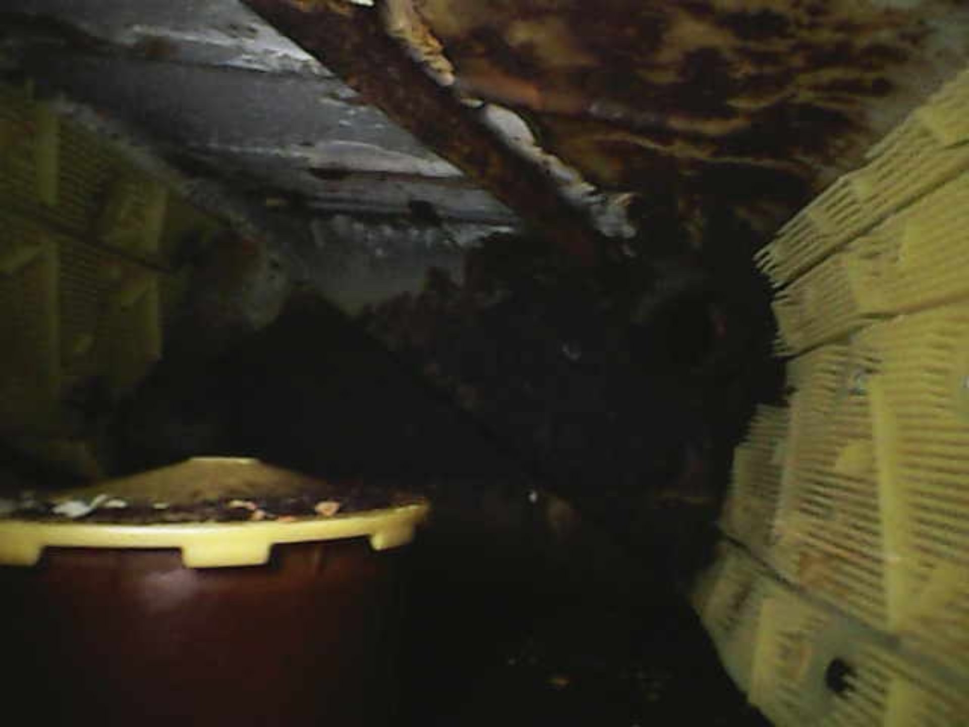 Swirl pot and plastic panels