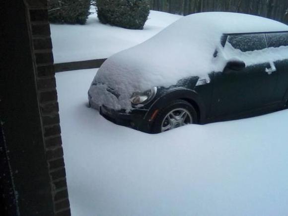 Mini in the snow.
I dunno why I parked it outside the night before.