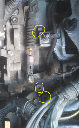 What is actually visible under the air cleaner