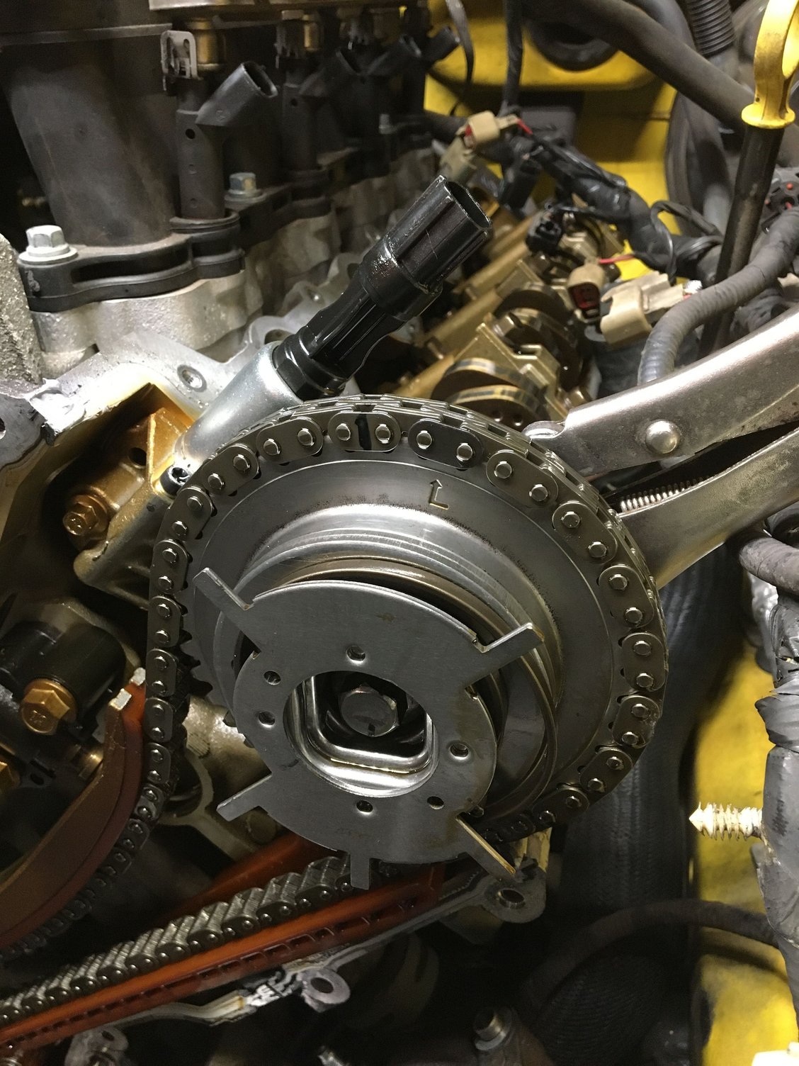 Left cam reluctor wheel