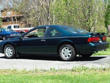 1995 Thunderbird LX 4.6 I purchased Spring 2009 from a friend whose sister is GM at a large Ford Dlrshp, car was traded in by original owner who was elderly ... had all of 55,ooo miles.   
I have since swapped on some sport wheels and it also wears GY 225/60-16 rubber now.   This thing will knock out 30  miles to each gallon at 55-65 mph on the road.