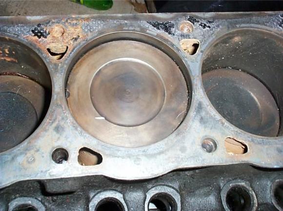 86 Forged flattop w/ no valve reliefs piston 