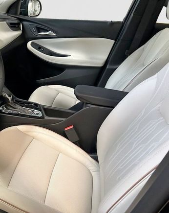 
anyone have/had a white interior?

i love it but worried about how long it will stay pristine?