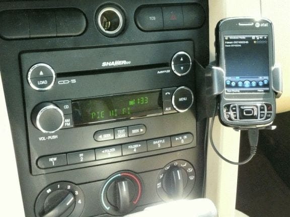 Aux Interface on Shaker500, Smartphone on a Panavise mount