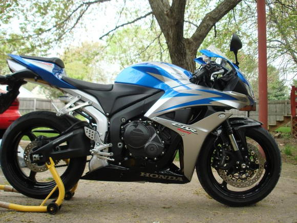 An older picture of my 07 Honda CBR600RR, before my undertail mod.