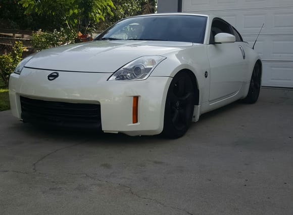 06 Nissan 350z Touring.  btw her name is Evah!😆
