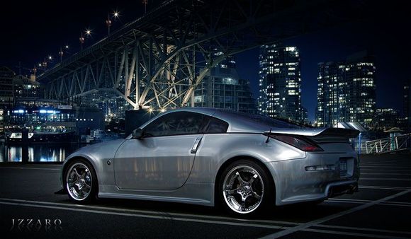 A photoshop i made of my Z in a city