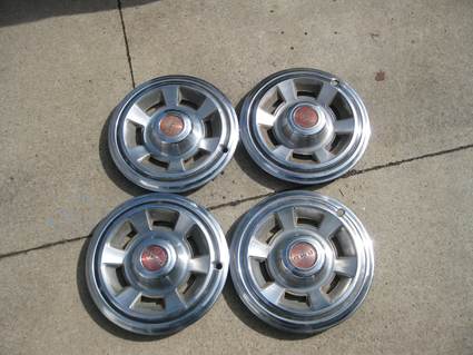 1969 FIREBIRD _TEMPEST_GRANG PRIX  HUBCAPS