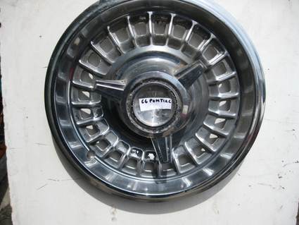 1966 PONTIAC SPINNER HUBCAP