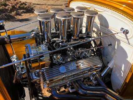 1932 Ford Custom "Gold Rush" SHOW STOPPER