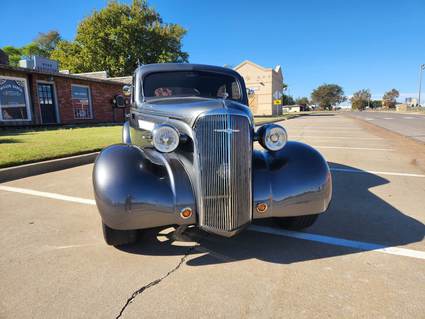 1937 Chevy 2 Dr , 383 Stroker, Auto, A/C