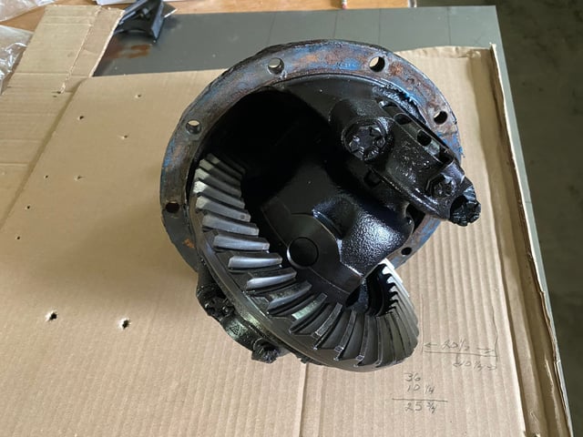 Rear end differential for '54 Ford