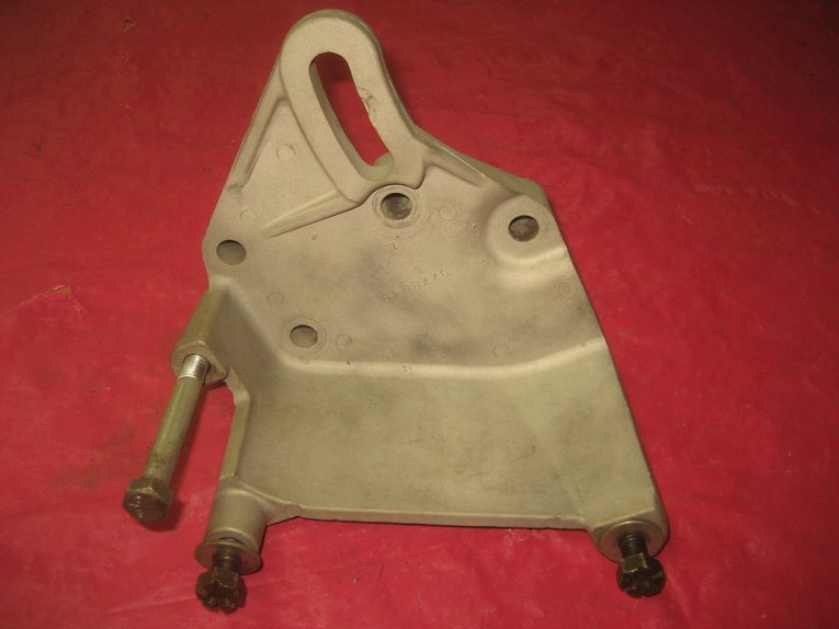 Pontiac 196566 Pontiac, GTO PS / Alternator Bracket