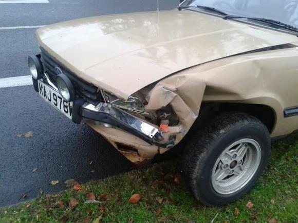 09.36am 14-11-2012 accident kaj 978w 1981 cortina mk5 1.6GL