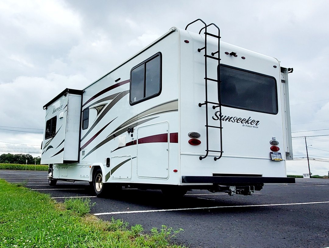 Class C 2018 w/ BUNKS for Sale in TELFORD, PA RacingJunk