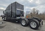 2006 Volvo VNL Tractor with ONBOARD GENERATOR  for sale $59,999 