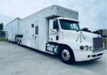 2007 United Freightliner Twin Tandem Toter & Trailer 
