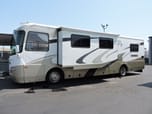 2005 CROSS COUNTRY SPORTS COACH 354MBS 