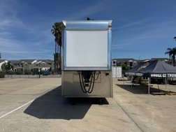 2023 53' UNITED TRAILER CUSTOM BUILT USED ONCE