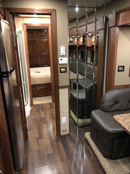 2014 SHOWHAULER for Sale $229,900