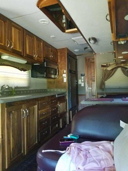 2008 freightliner with 31 ft stacker trailer