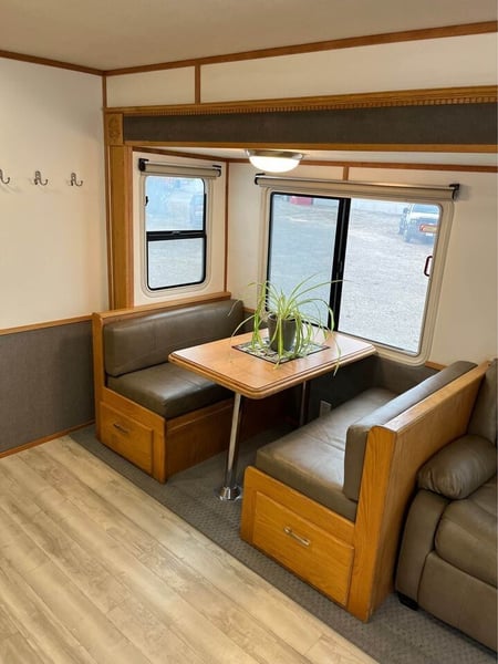 Powerhouse luxury coach  for Sale $289,000 