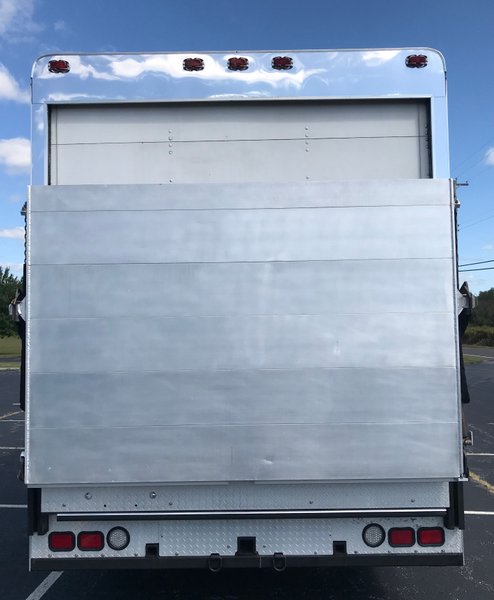 2001 Freightliner United 1410 Garage Unit for Sale $74,990