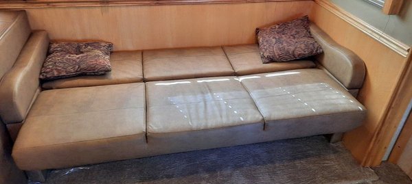 2011 Haulmark 45' Motorhome Bath & Half 2 Slides