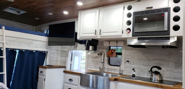 Remodeled 2005 Showhauler 45 for Sale $219,000