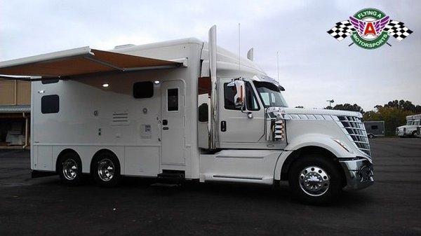 2016 Showhauler on Lonestar Chassis