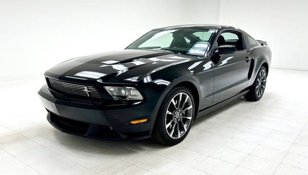 2011 Ford Mustang  for Sale $29,900 