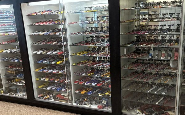 Diecast drag racing collectibles 