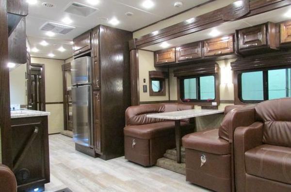 2020 Showhauler 5 Slides Bunk Beds 35QFSSL-B Class A RV for Sale $0