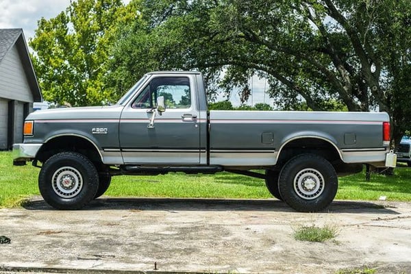 1989 Ford F-250 XLT Lariat  for Sale $27,499 