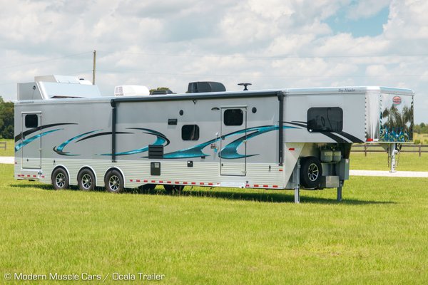2019 Sundowner 2486SGM - 44' Toy Hauler for Sale $76,900