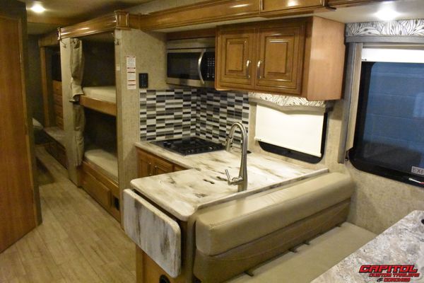 2019 Thor Motor Coach BB35 Magnitude