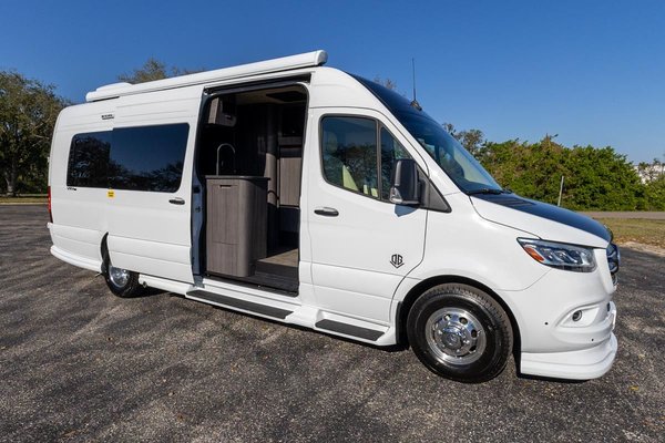 NEW 2025 OGV Luxury Coach • V-RV 2TB