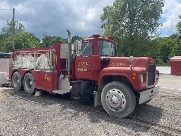 1971 Mack R600  for Sale $10,495 